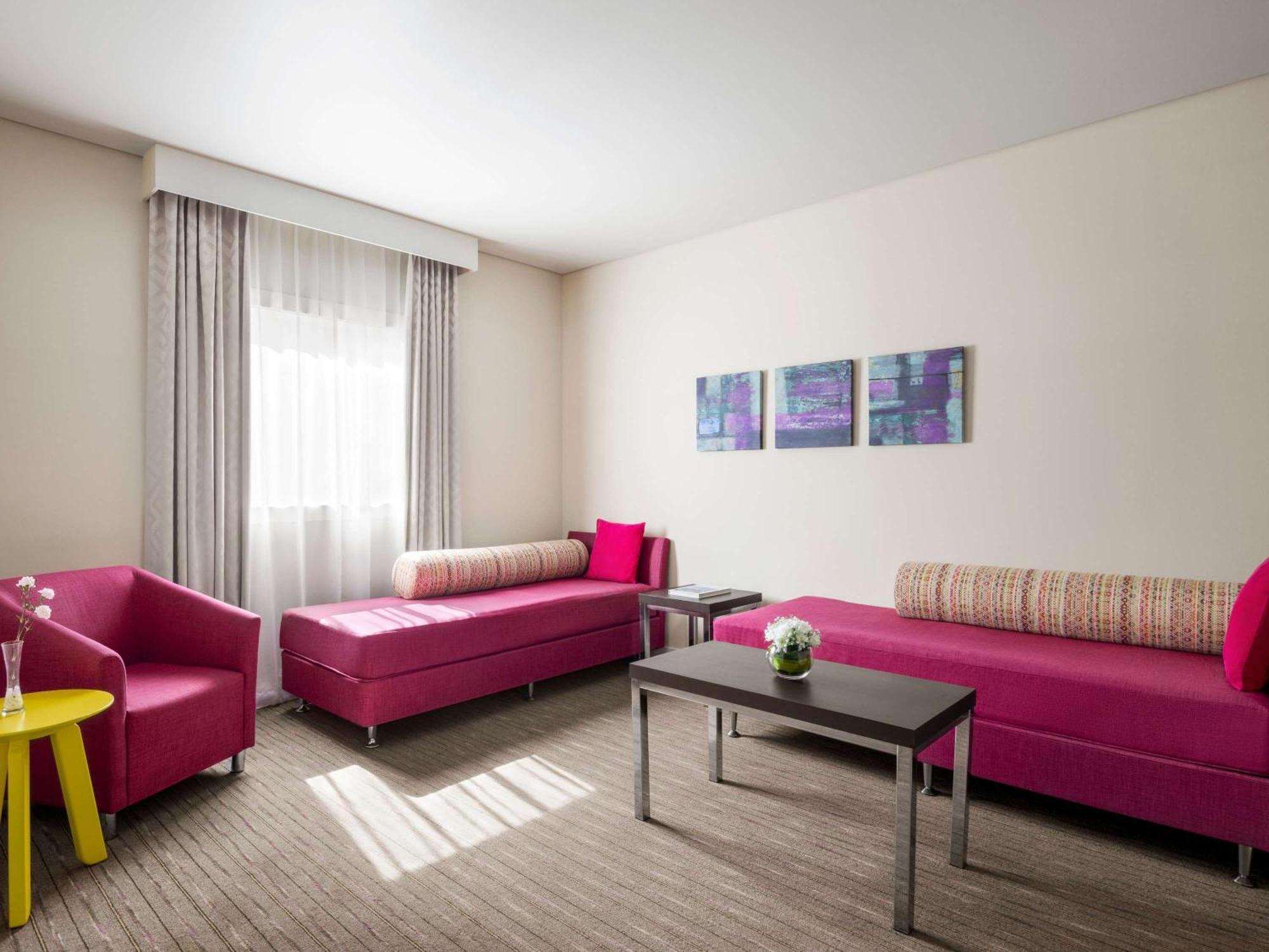 Ibis Styles Sharjah Hotel Exterior foto