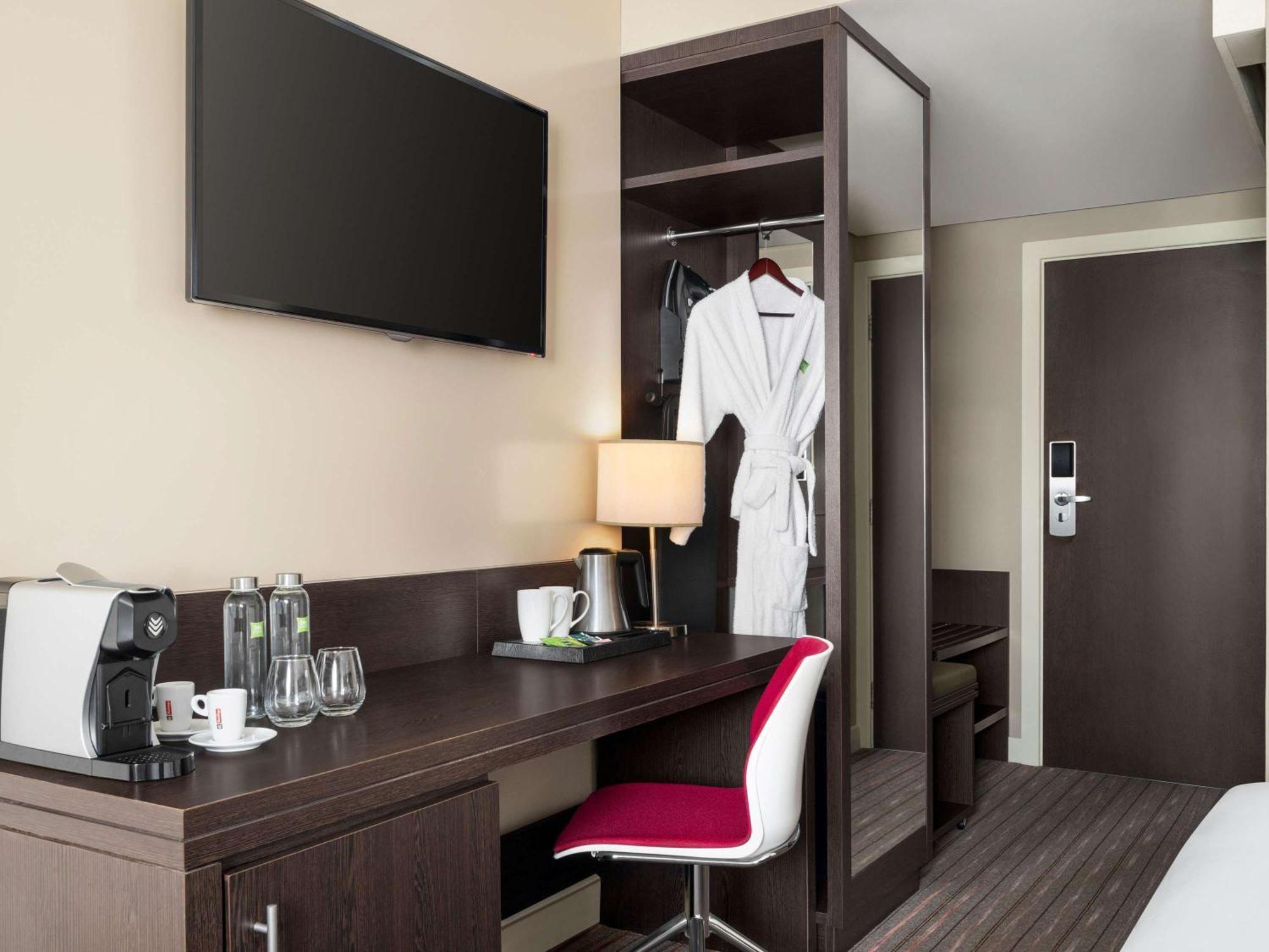 Ibis Styles Sharjah Hotel Exterior foto
