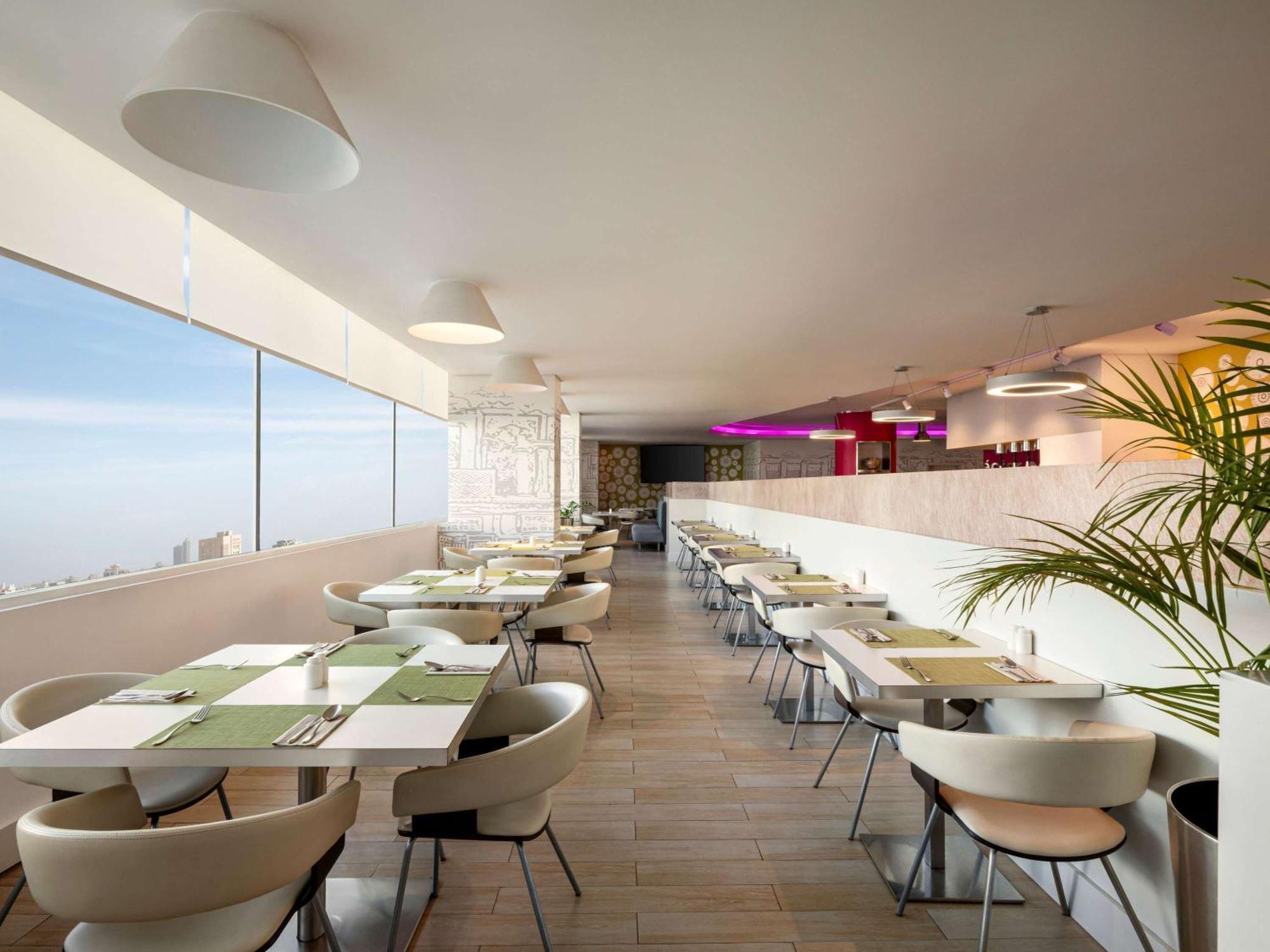 Ibis Styles Sharjah Hotel Exterior foto